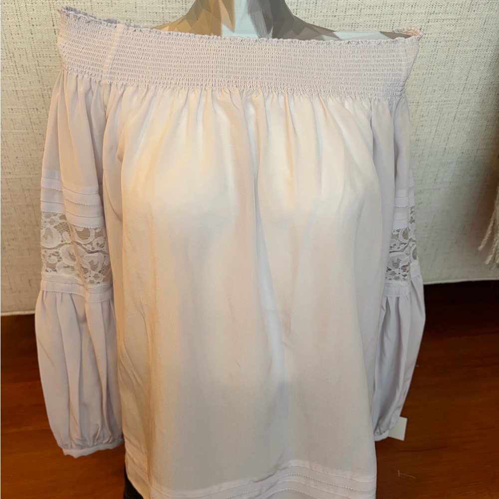 Chic Off-Shoulder Blouse in Light Purple